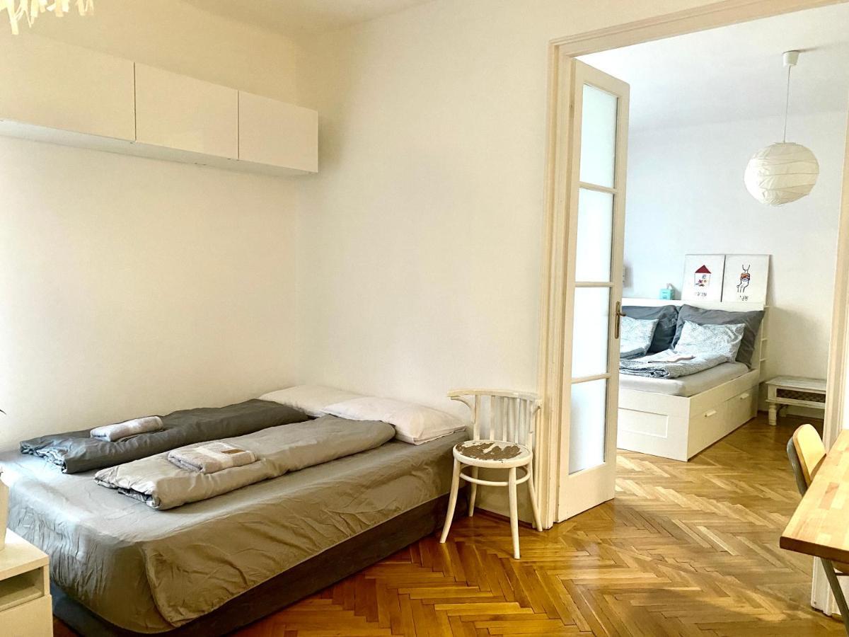Radnoti Design Studio Apartment บูดาเปสต์ ภายนอก รูปภาพ